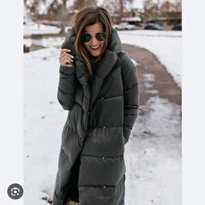 Lululemon Black Cloudscape Waterproof Wrap